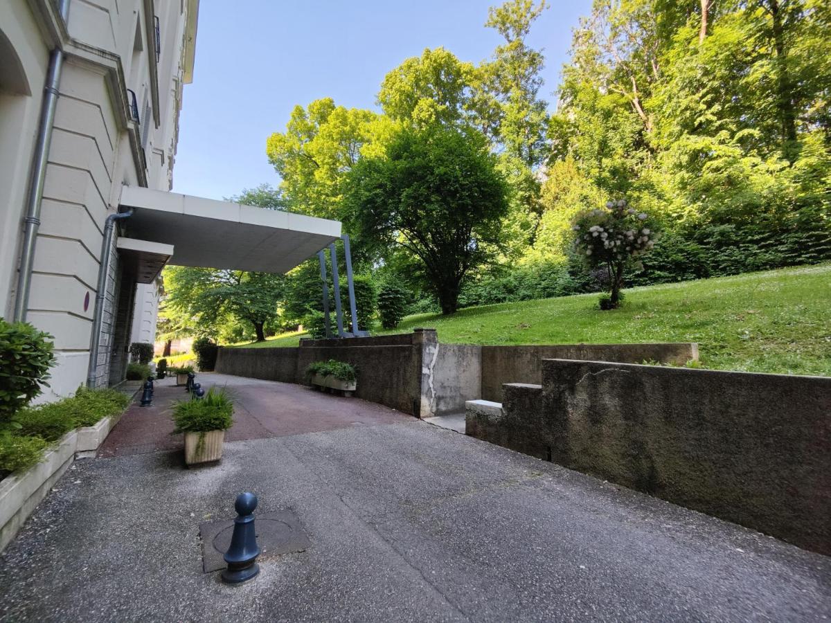 Appartement Grand Studio 38m2 Dans Ancien Palace Avec Piscine Et Place De Parking Privée *