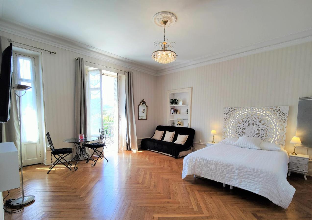 Grand Studio 38m2 Dans Ancien Palace Avec Piscine Et Place De Parking Privée Appartement