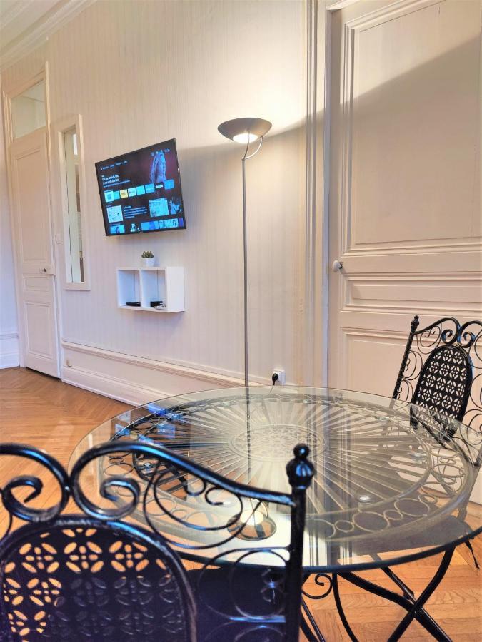 Appartement Grand Studio 38m2 Dans Ancien Palace Avec Piscine Et Place De Parking Privée *